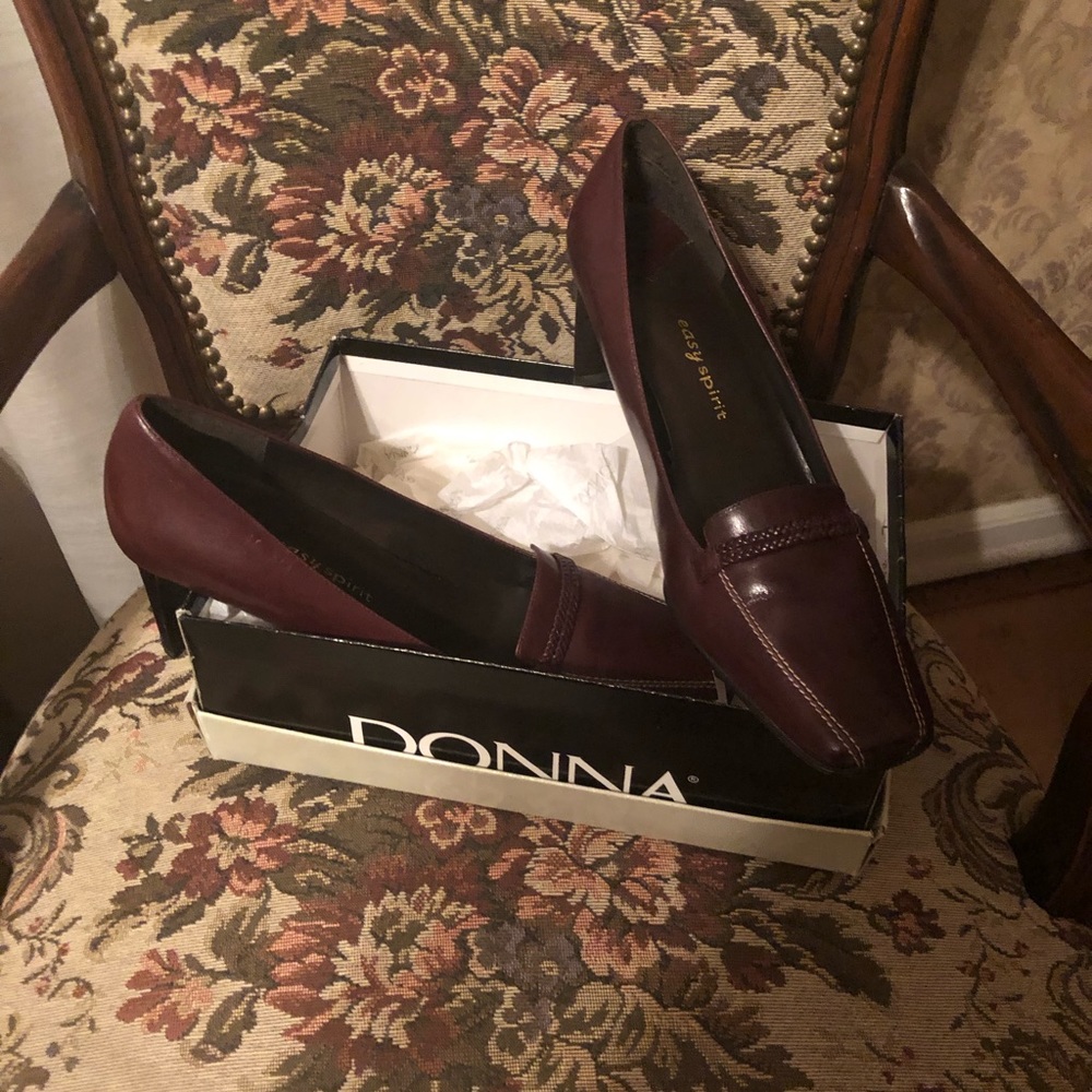 Easy spirit shoes. Size 8 and 1/2